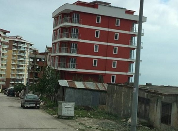 Nusret Ay Apartmanı